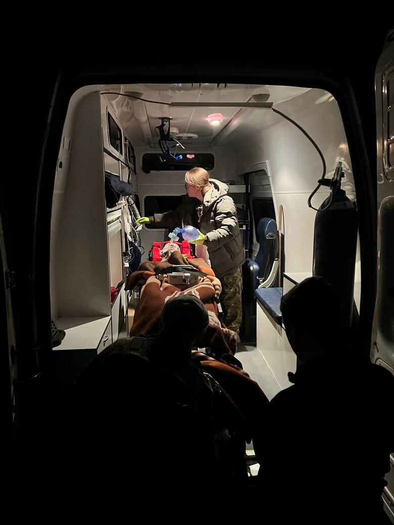 Лікар-доброволець Наталя (Кориця): Привезли військового з турнікетами на трьох кінцівках. Ти дивишся і розумієш: їх доведеться ампутувати 10