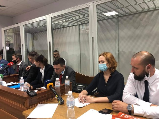 Суд почав підготовче засідання у справі Шеремета: під будівлею відбувається акція на підтримку Антоненка, Дугарь і Кузьменко 03