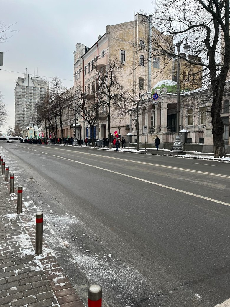 Под Радой митингуют ФОПы. Правоохранители перекрыли улицу Грушевского 01