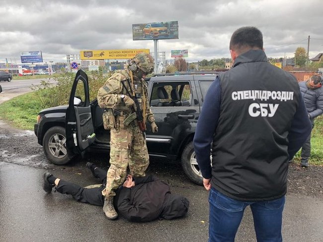 SBU nabs ring of arms traffickers operating in several Ukraine’s regions 01