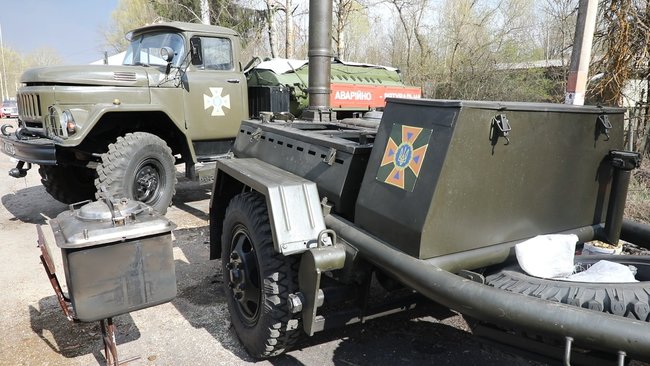 Пункты для размещения, питание и дозиметрический контроль, - ГСЧС показала быт спасателей, тушащих пожары в Чернобыльской зоне 01