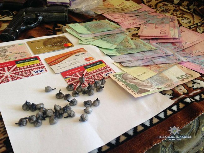 Полицейские Киевщины задержали организованную преступную группировку наркоторговцев 02