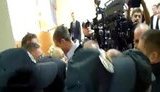 "Беркут" штурмует Печерский суд и вытесняет журналистов: "Стойте! Не давите людей! Я иду к вам, идиоты!" ВИДЕО.