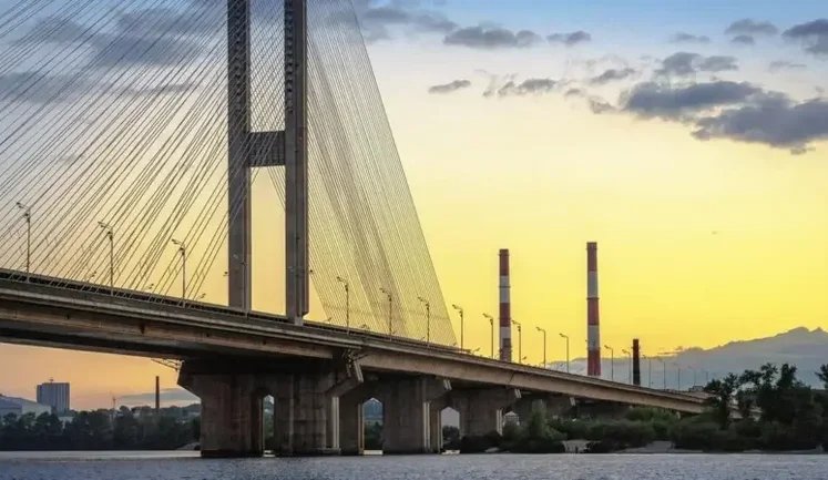 Metro services across Pivdennyi Bridge during "yellow" alert level ready to resume, but only after report on structure’s condition – Klitschko