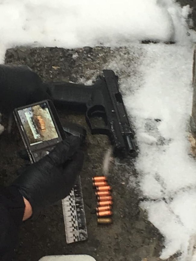 За нападение, будут задерживаться все: дружини, отці, митці, бійці, - Жуков про зіткнення під Соломянським райсудом 02