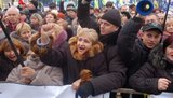 Больше половины украинцев будут протестовать против ущемления своих прав, - опрос
