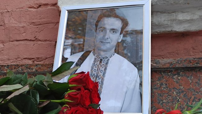 Memorial plaque to Georgiy Gongadze unveiled in Kyiv 09