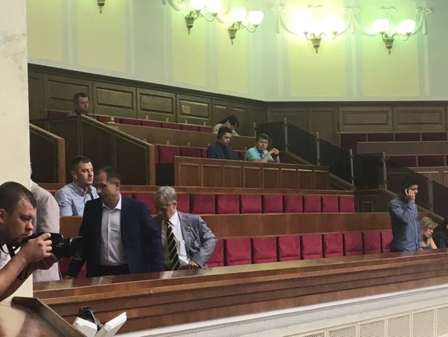 Засідання Ради відвідав звільнений політвязень Балух, зал вітав його оплесками 02 Засідання Ради відвідав звільнений політвязень Балух, зал вітав його оплесками 02
