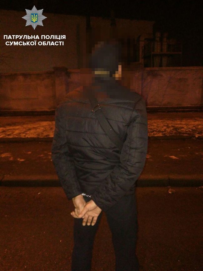 У Сумах через конфлікт біля магазину сталася стрілянина, двох людей поранено, - поліція 01