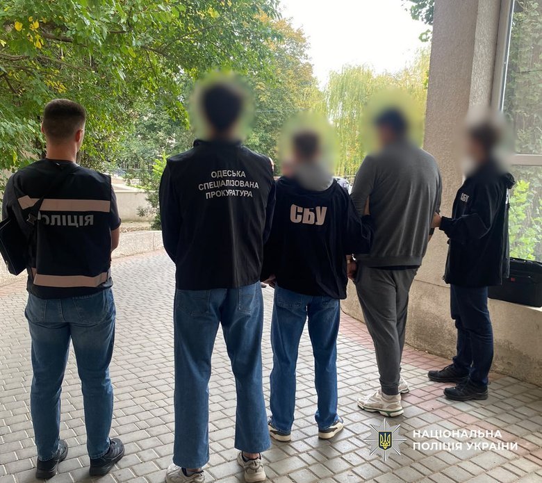 На Одещині викрили лікаря, який обіцяв виключення з військового обліку