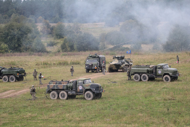 Международные военные учения Rapid Trident-2018: военное командование стран-участниц посетило маневры 08