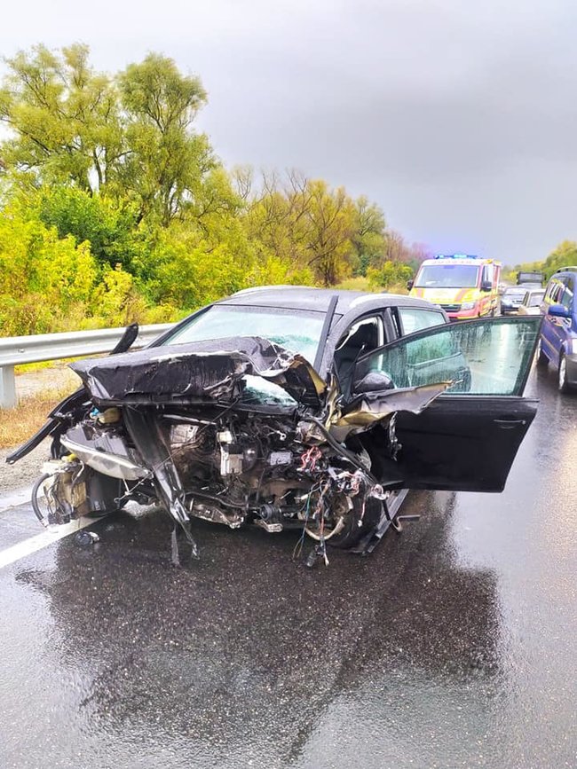 Дві людини загинули, одну госпіталізовано унаслідок ДТП на Чернігівщині, - Нацполіція 04