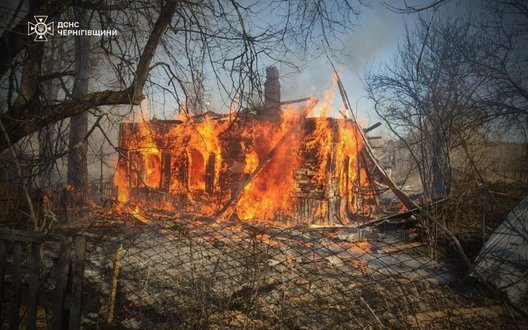 Атаки дронів на Чернігівщину: загинув 95-річний чоловік, пошкоджені енергооб’єкти. ФОТОрепортаж