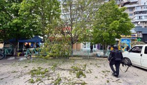 Внаслідок ворожих ударів по Херсонщині 11 людей дістали поранення. ФОТОрепортаж