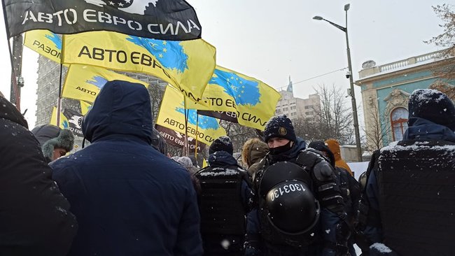 Доступный автомобиль каждому украинцу: владельцы евроблях пикетируют Раду 28