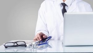 Врачи "Феофании" консультируют заболевших в Ухани украинцев по видеосвязи, - посольство