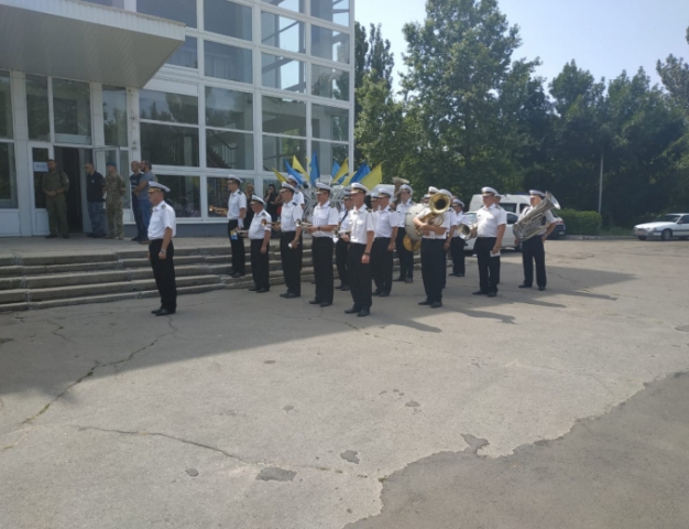 В Херсоне прощаются с погибшей при обстреле санитарного автомобиля на Донбассе Ириной Шевченко 10