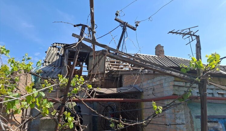 Russians attacked Nikopol district with FPV drones and artillery: woman was injured, houses and business were damaged. PHOTOS
