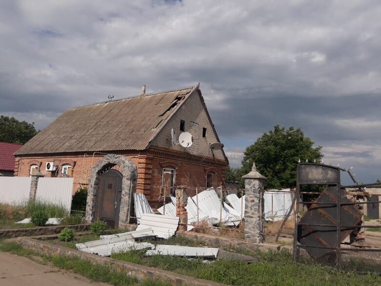 Обстрел Гуляйполья российскими оккупантами: Повреждены дома, магазин и маслобойня. Есть раненые 08