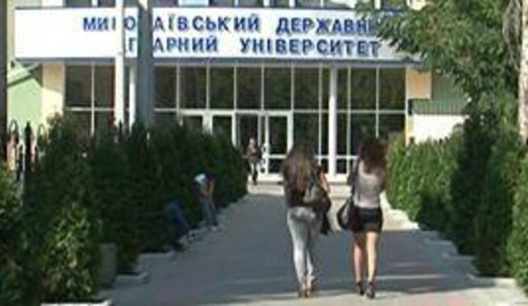 Николаевские студенты не знают, что поддержали Табачника: Ректоры-регионалы сказали: "Надо!" и студенты ответили: "Есть!". ВИДЕО.