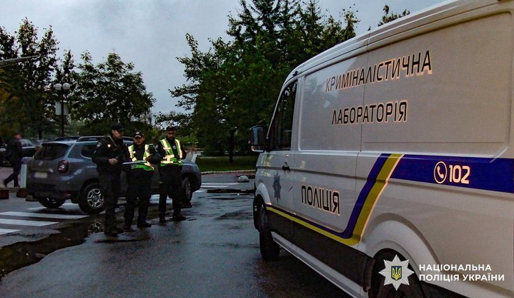 Відомого криптоблогера знайшли з простреленою головою на Оболоні: поліція підозрює, що він вчинив самогубство. ФОТОрепортаж