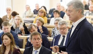 Документи для санкцій проти Порошенка подали до РНБО "заднім числом", - адвокат Новіков