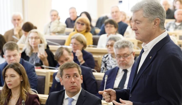 Документи для санкцій проти Порошенка подали до РНБО "заднім числом", - адвокат Новіков