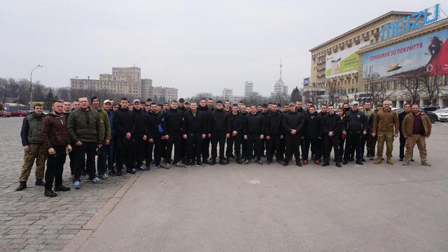 Окна повыбивало, двери внутри повыбивало, - последствия взрыва складов в Балаклее 02