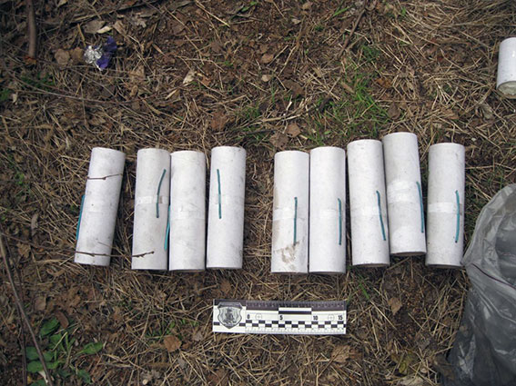 Самодельная взрывчатка обнаружена в заброшенном доме в Харькове 02 Самодельная взрывчатка обнаружена в заброшенном доме в Харькове 02