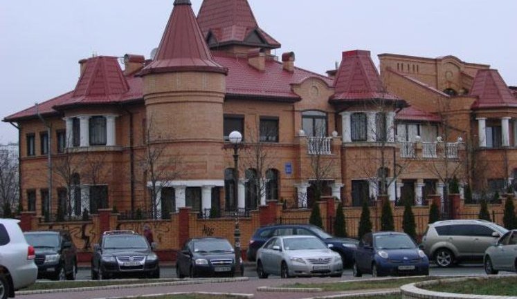 "Межигорье"-2 в центре Киева : элитные имения сына Януковича, Кивалова и Пискуна. ФОТОрепортаж