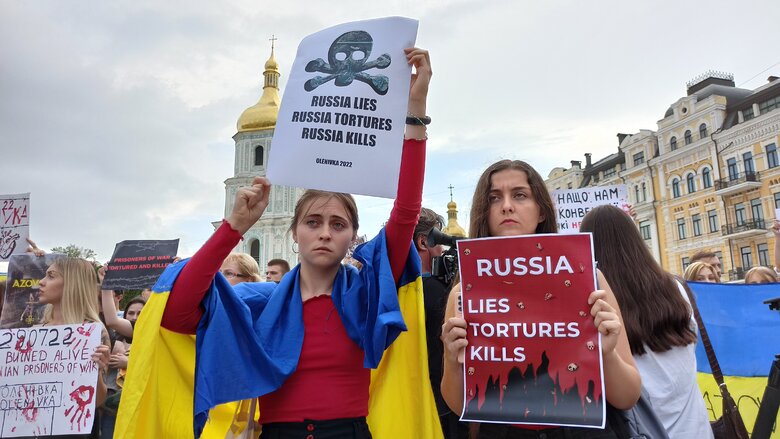 Акция Оленовка - новый Освенцим, организованная родственниками пленных защитников Азовстали, прошла в центре Киева 55