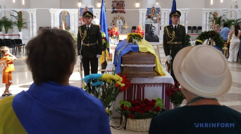 Перепоховання Коновальця
