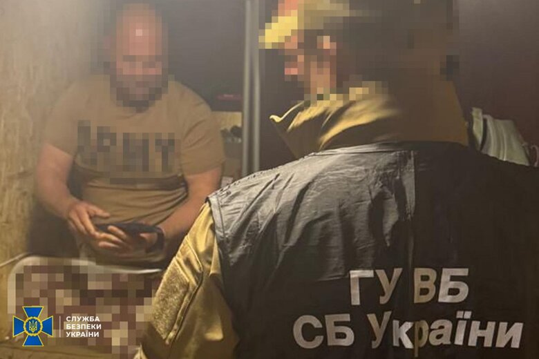 СБУ та ДБР затримали комбата, який вимагав відкати з підлеглих на Донеччині