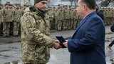 Полторак вручил ведомственные награды Минобороны военнослужащим 16 отдельной бригады армейской авиации. ФОТОрепортаж