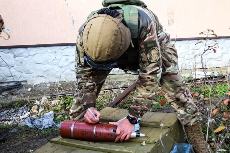 Нацгвардейцы в Харьковской области стреляют в россиян агитками с призывом сдаваться в плен 01