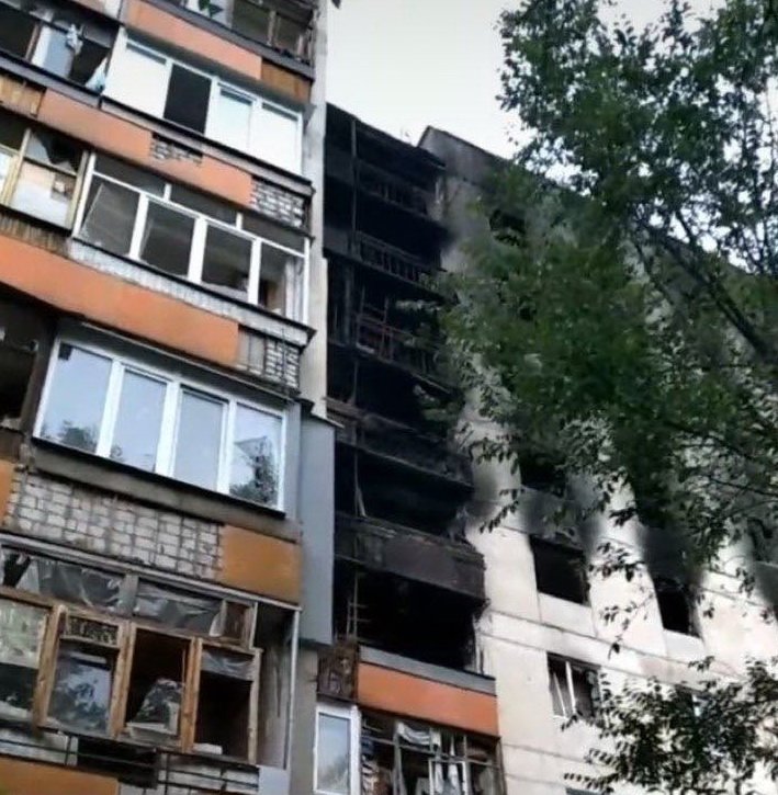 Ситуация в Северодонецке крайне заострена, враг целенаправленно уничтожает многоэтажки и объекты Азота и Стеклопластика, - Гайдай 03