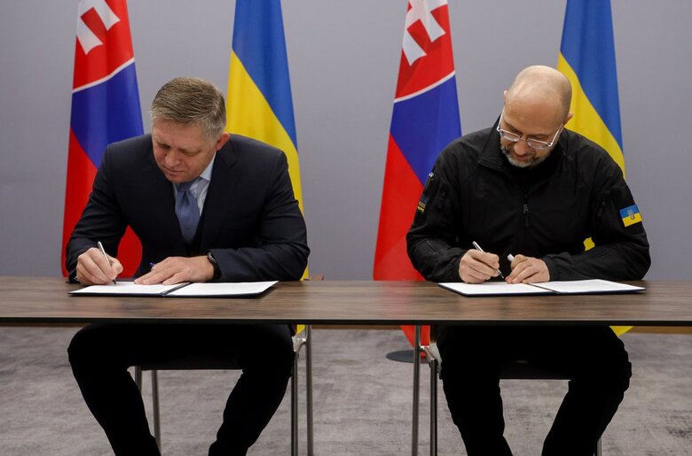 Прем'єр-міністри Роберт Фіцо та Денис Шмигаль підписали заяву про відносини Словаччини та України