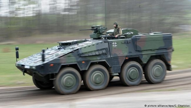 Германия направила в Литву новые бронетранспортеры 01