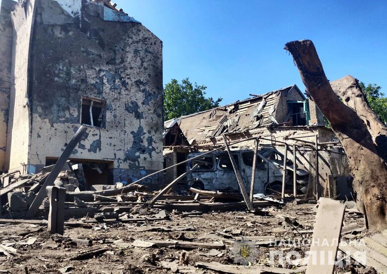 Оккупанты в минувшие сутки 17 раз ударили по Донетчине, разрушены 58 гражданских объектов, - Нацполиция 01