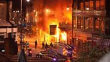 Ситуация в Великобритании выходит из-под контроля: полиция и пожарные не справляются. ВИДЕО.