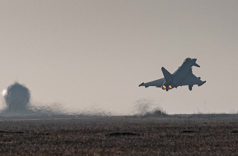 Німеччина перекинула в Румунію винищувачі Eurofighter 02