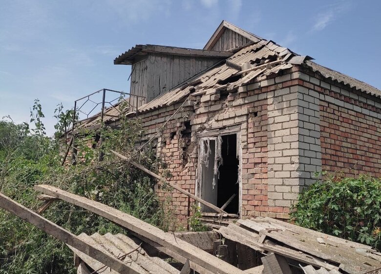 Внаслідок російських обстрілів у Нікополі постраждало 4 людей