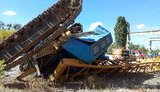 Будівельний кран з водієм перекинувся в Харкові, - ДСНС. ФОТОрепортаж