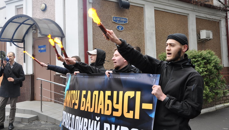 "Ми вимагаємо оцінити його дії справедливо": у Києві відбувся марш на підтримку військового Балабухи, засудженого за вбивство на зупинці в Києві. ВІДЕО+ФОТОрепортаж