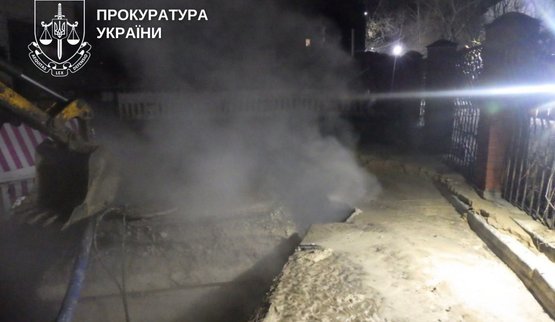 Задержан чиновник "Киевтеплоэнерго" из-за падения девушки в яму с кипятком