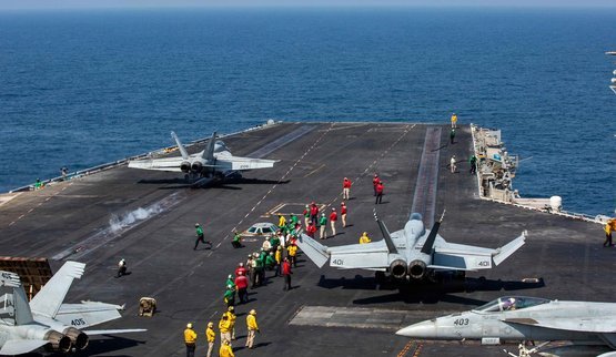 Авіаносець США Авраам Лінкольн