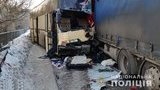 Водитель грузовика на мосту не пропустил автобус с 14 пассажирами на Черниговщине: двое погибших, еще один - травмирован, - полиция. ФОТОрепортаж