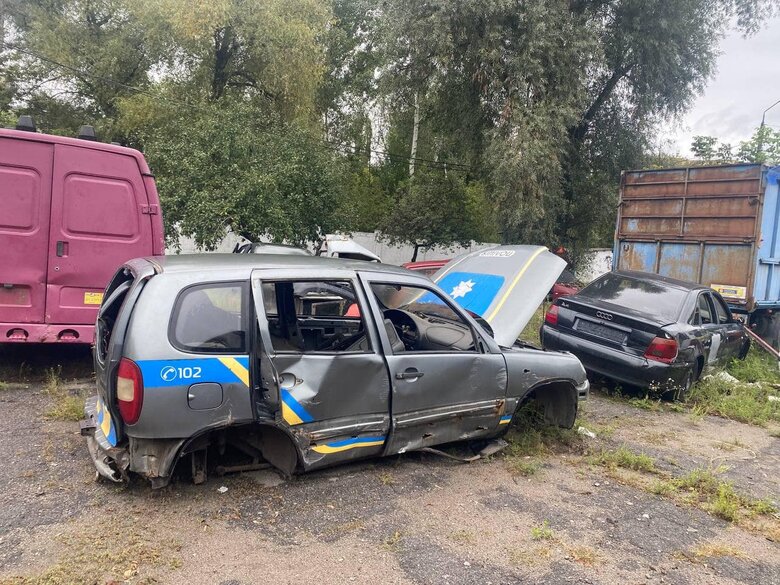 Щось їм не сподобалось – тягнули в катівню. Піддавали тортурам як чоловіків, так і жінок. Утримували там навіть дітей, – Володимир Тимошко 03