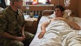 Легендарний Сумрак Ігор Гордійчук привітав із Днем розвідки пораненого побратима Максима Громова. ФОТО