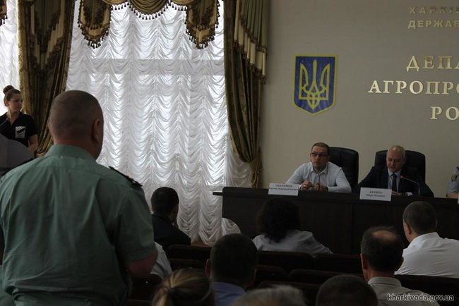 Харьковских экоинспекторов не пускают на государственные лесопредприятия 01 Харьковских экоинспекторов не пускают на государственные лесопредприятия 01